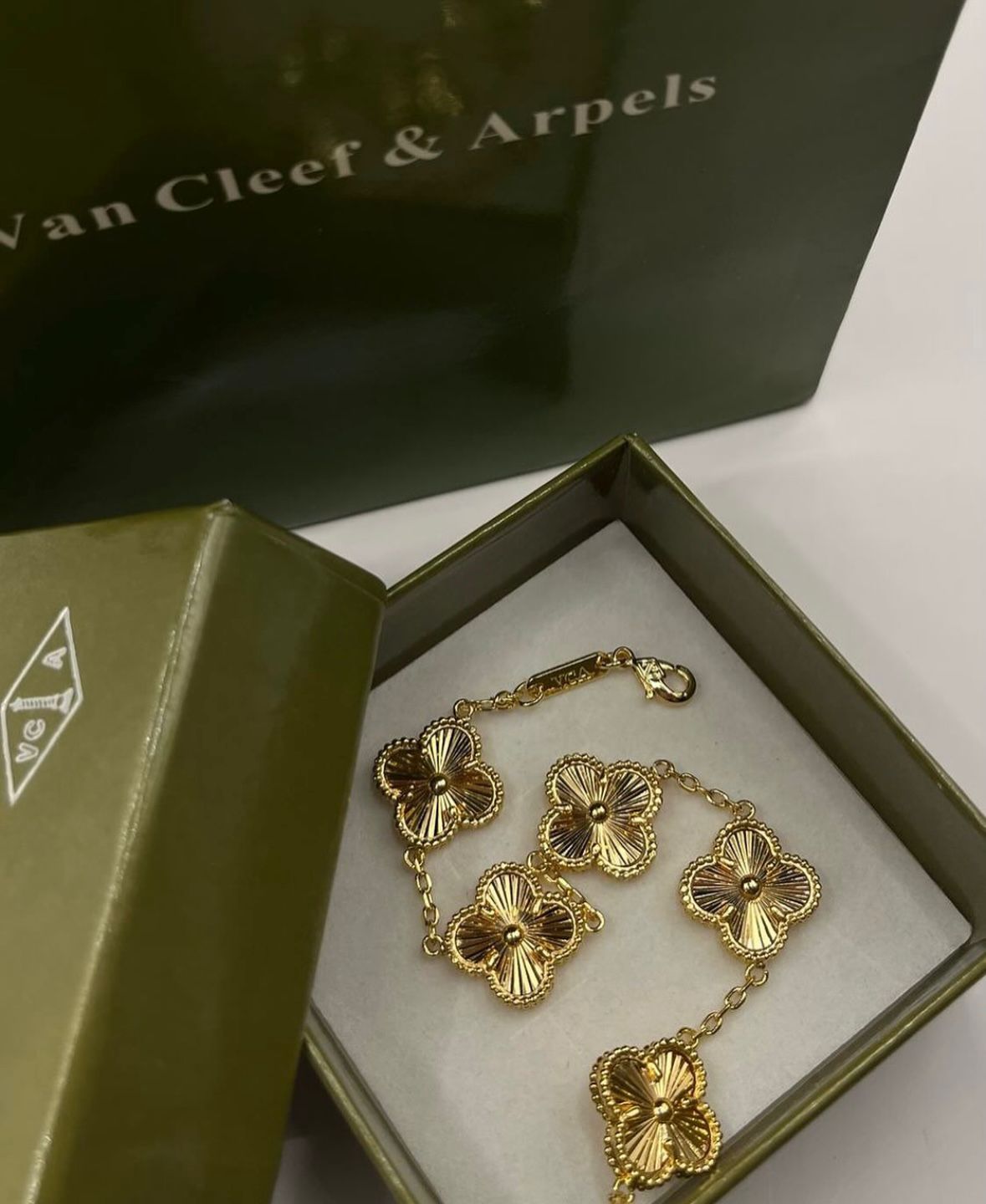 اسوارة فان كليف \ Fatm stor