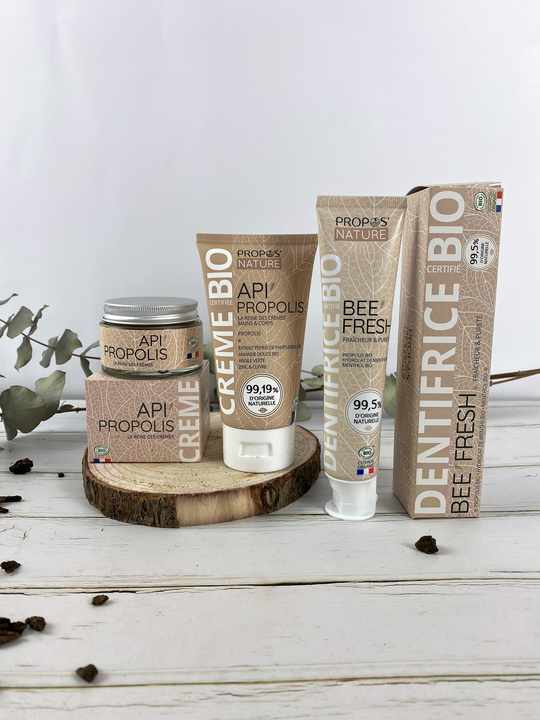 Made with Green Propolis - Dry skins - 50ml كريم الوجه العضوي Api'Propolis - طبيعي بنسبة 99% - معتمد عضويًا من Cosmos