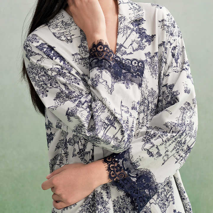 Women's long-sleeved pajamas