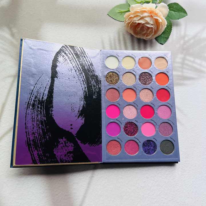 لوحة ظلال العيون النباتية - Vegan Eyeshadow Palette