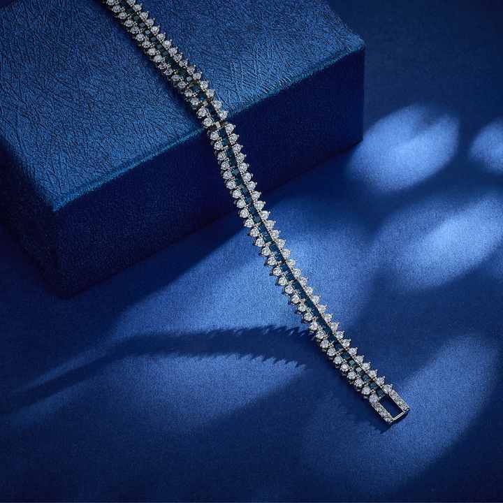 Fashionable tennis bracelet