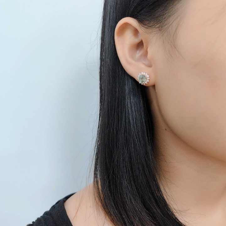 Women's stud earrings