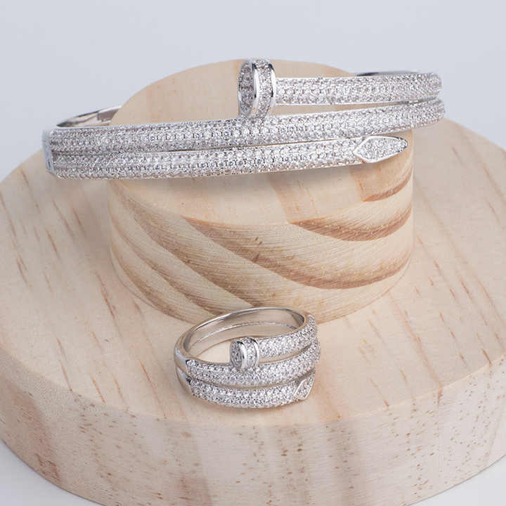 Bracelets and rings sets