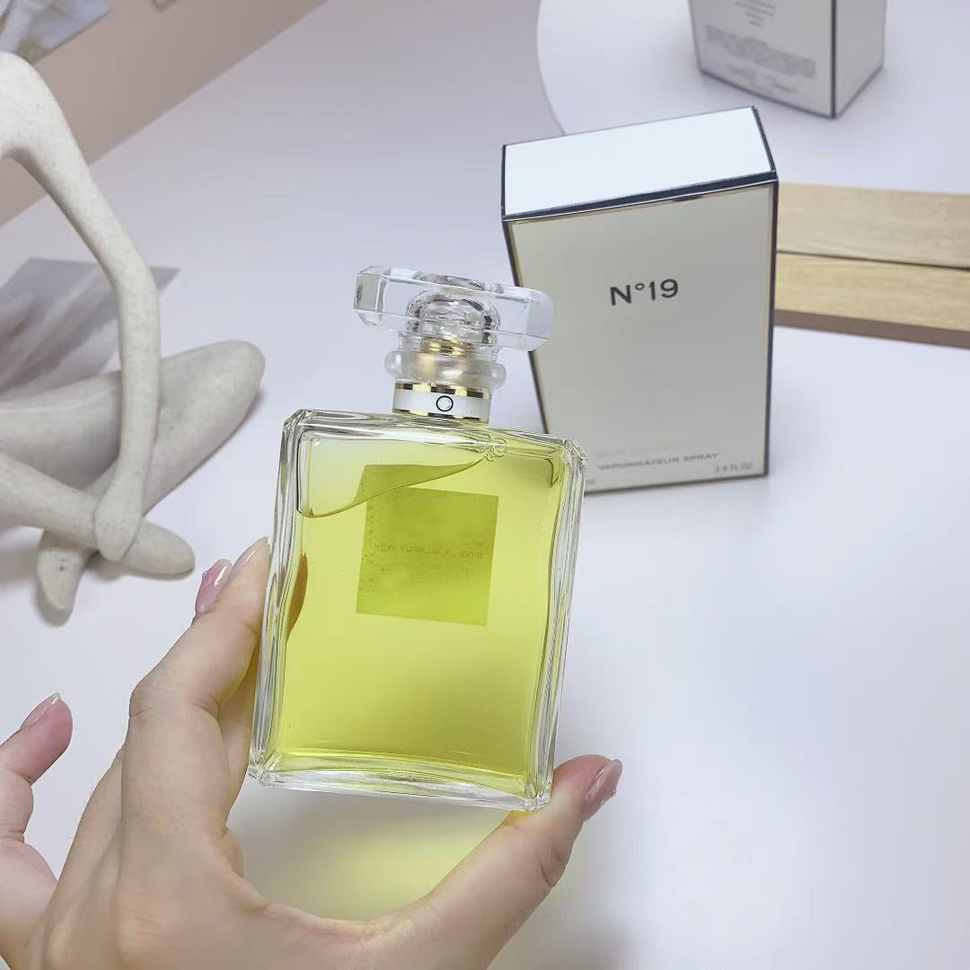 عطور نسائيه