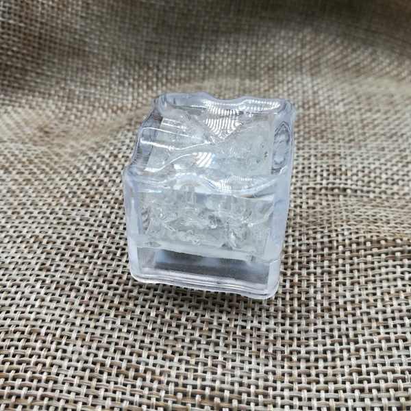 -لوازم الحفلات ديكور بلاستيكي