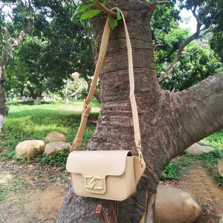 حقائب نسائية فاخرة من الجلد