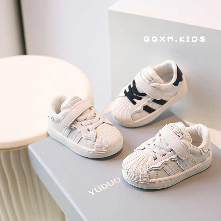 children's shoes