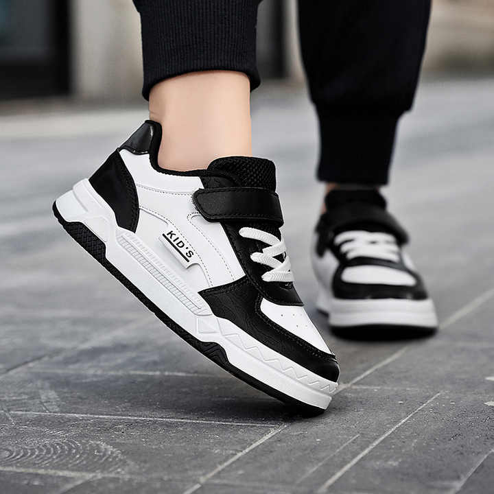 Kids Casual Sneakers Lightweight Sports Shoes Running Shoes with Round Toe for Spring and Autumn Seasons