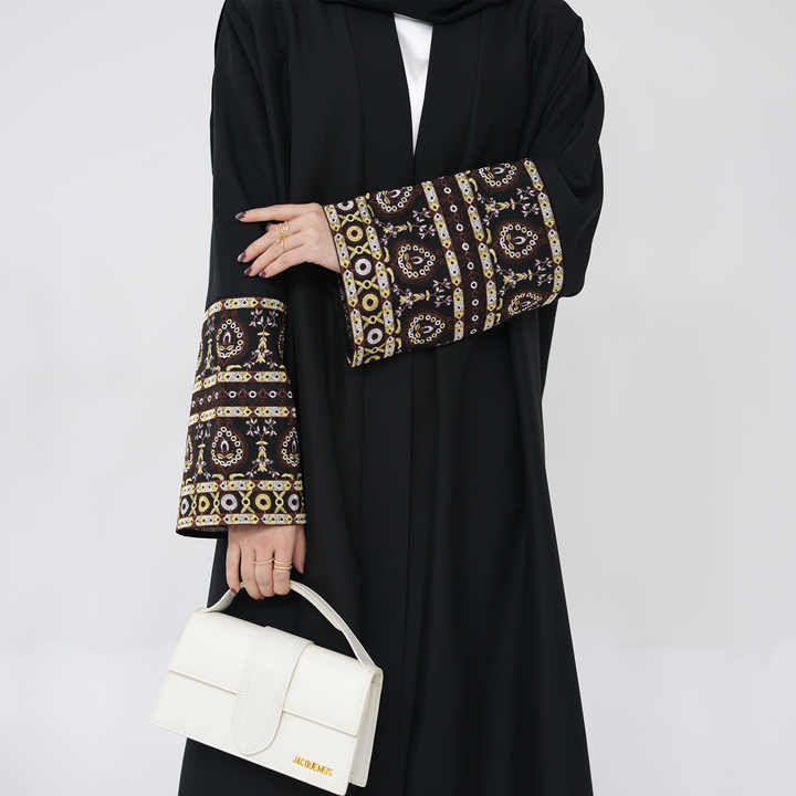 عبايه نسائيه ملونه