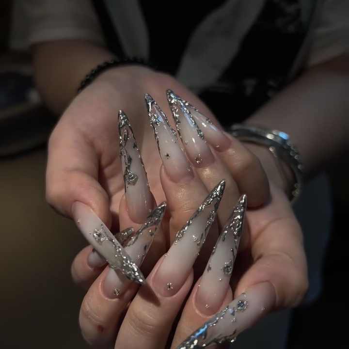 nails