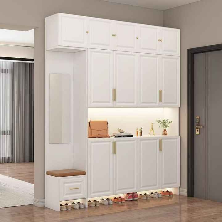 خزانة أحذية خشبية بتصميم عصري