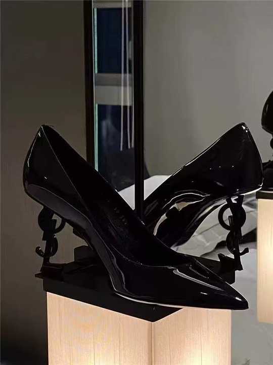حذاء نسائي بكعب عالي , Women's high heel shoes