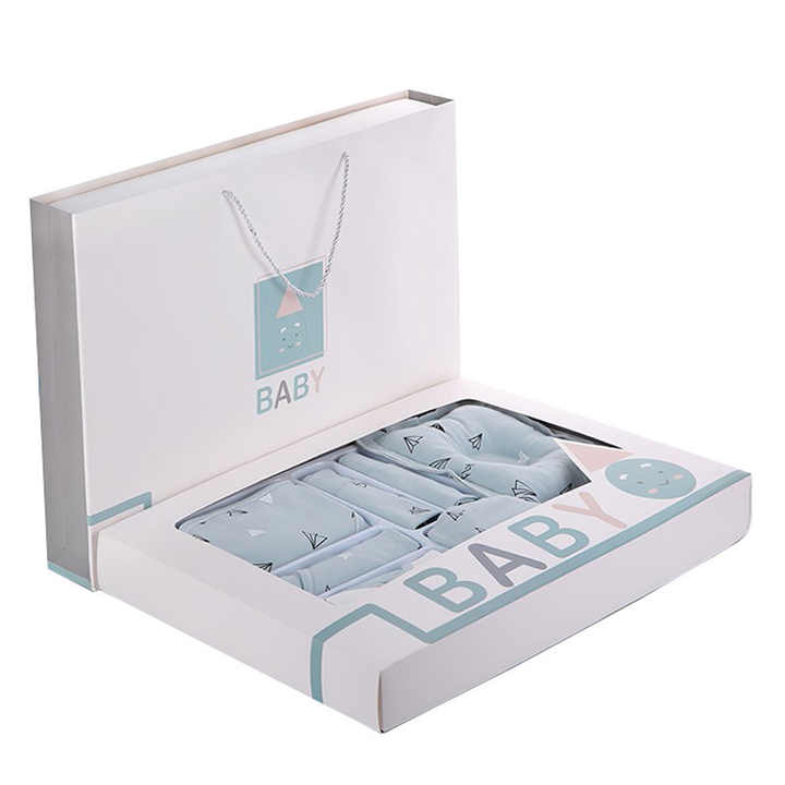 طقم حديثي الولادة