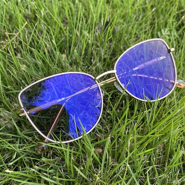 Photochromic Blue Anti Reflective Deep-Women's Sunglasses