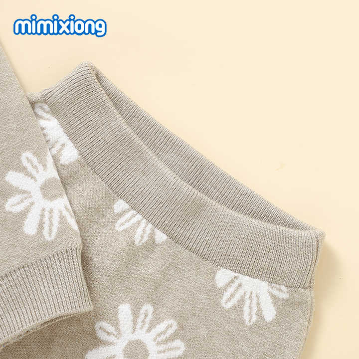 بلوزات وسراويل بنات