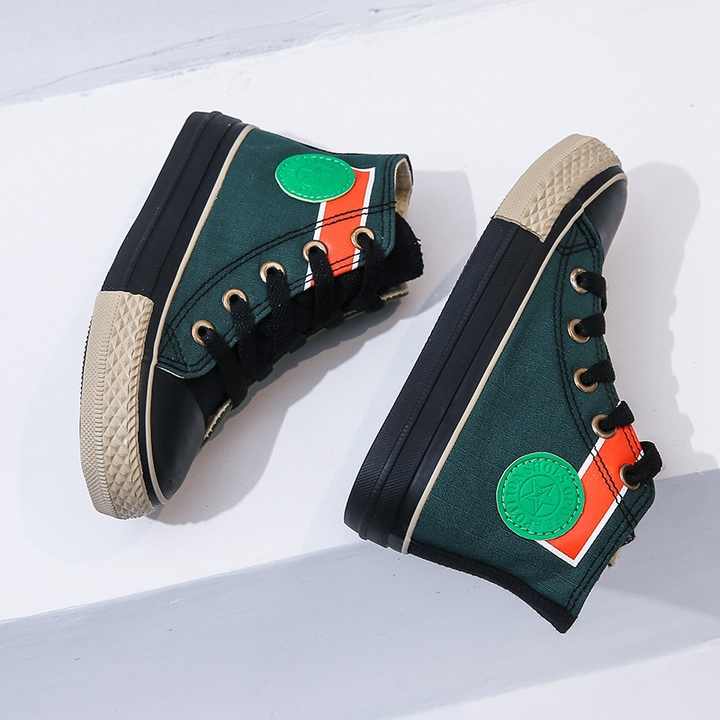 New fashion kids sneakers.
