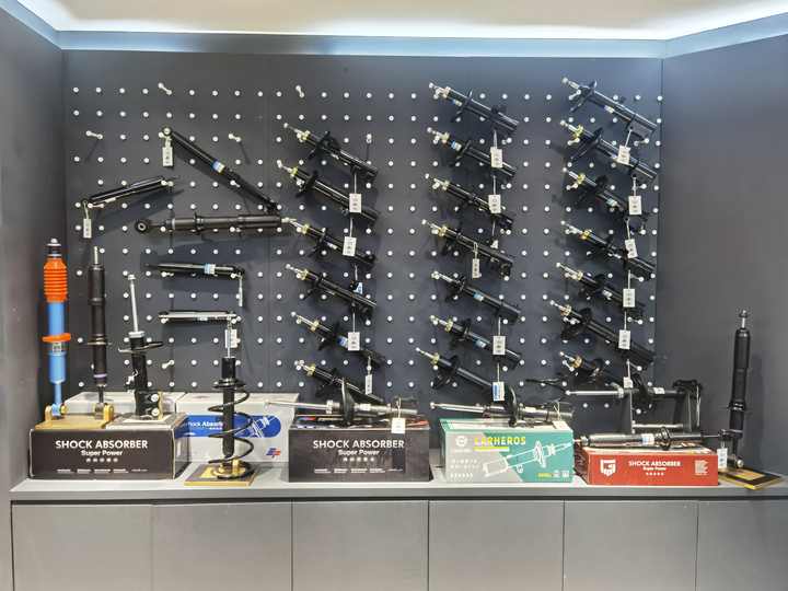 ممتص الصدمات ناقل الحركة