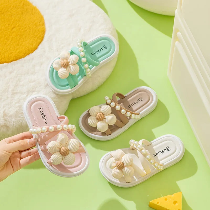 Comfortable girls' sandals