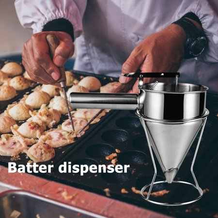 Dough dispenser molds and bread cooking equipment