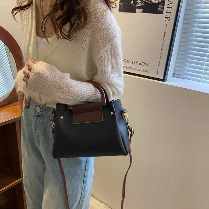 حقيبة يد نسائية - Women's handbag