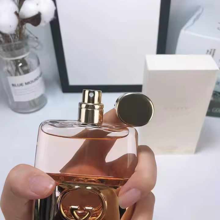 Men's perfume