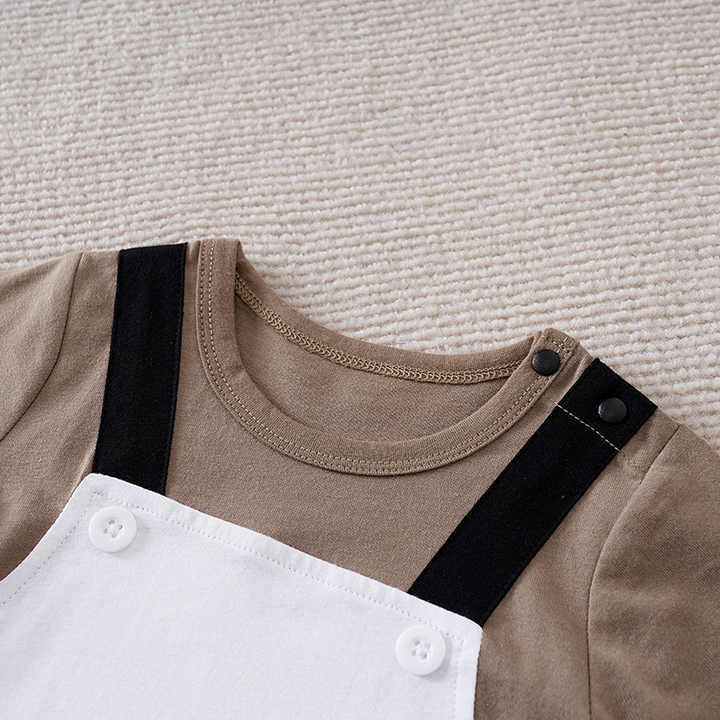 Boys' knitted clothes made of 100% cotton.