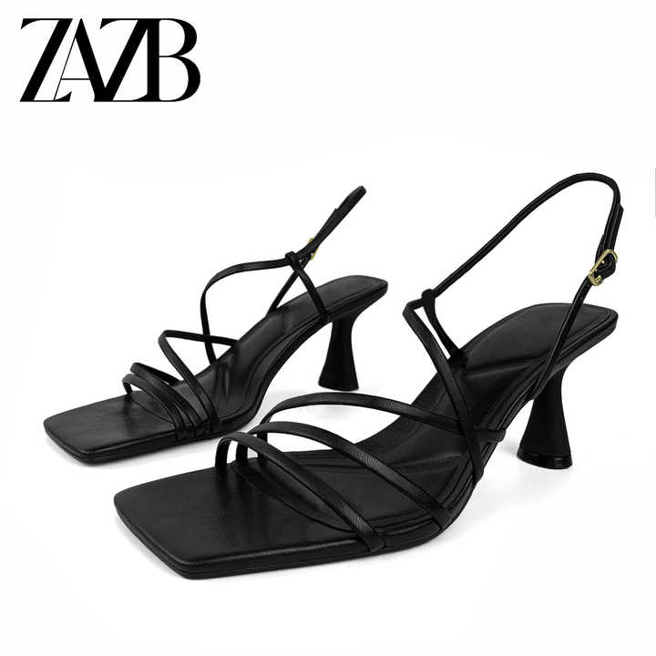 أحذية بكعب عالٍ من الجلد - high-heeled leather shoes