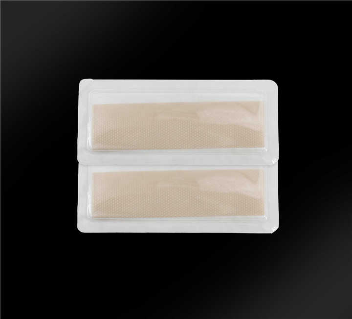 ضمادة لاصقة من السيليكون والجل لتجميل الندبات . Silicone and gel adhesive bandage for scar rejuvenation