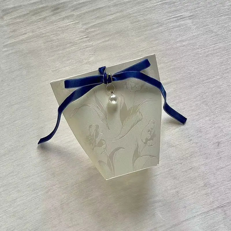 صناديق هدايا فارغ