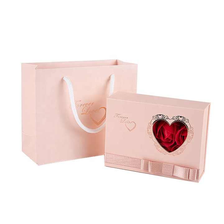 Gift Box Rose Flowers Christmas Gift Artificial Flowers.