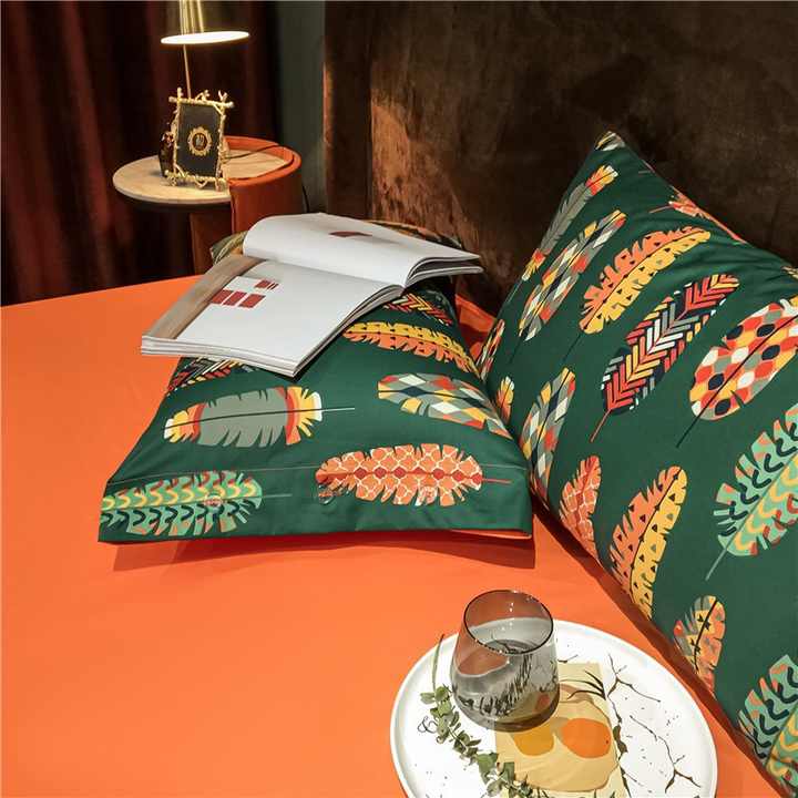 High quality printed duvet cover set made of 100% cotton.