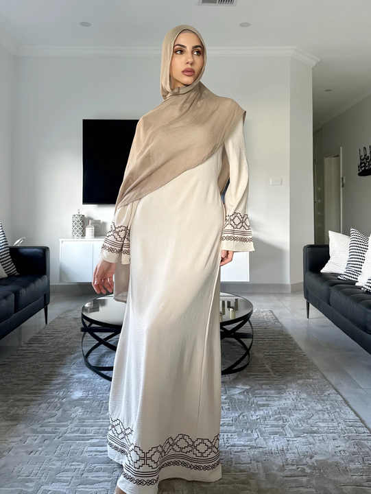 Elegant Middle Eastern Abaya