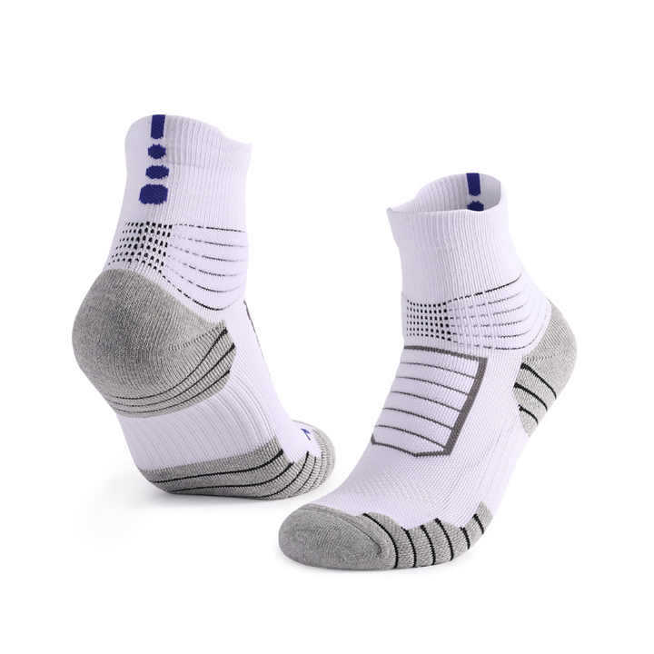 Sweat-absorbing, breathable and shock-absorbing sports socks for men and women with thick bottom and towel