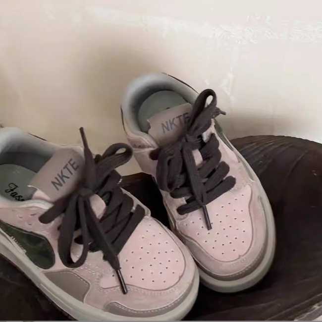 Girls' leather sneakers