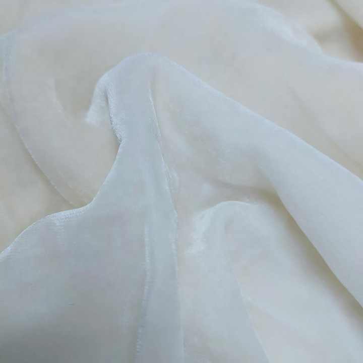 Silk Velvet Fabric Fabric for Dress - قماش مخملي حريري أبيض