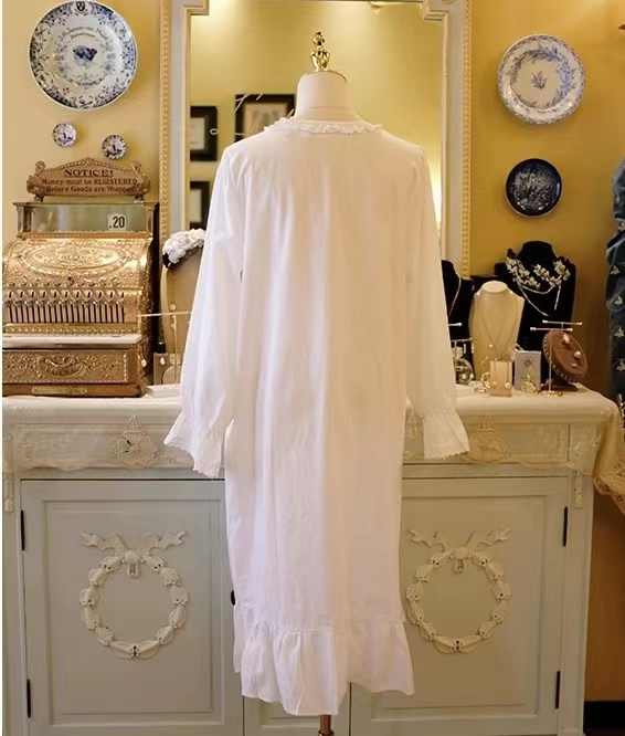 قميص نوم من القطن الأبيض للسيدات