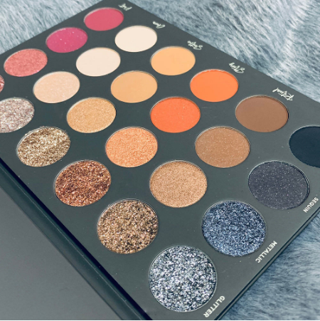 Palette Eyeshadow Pans Low Moq Eyeshadow لوحة ظلال العيون المعدنية - أحواض ظلال العيون