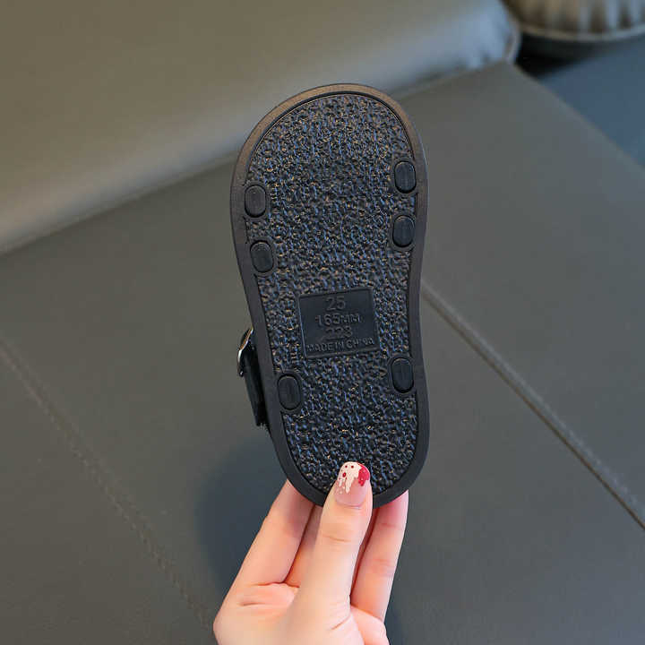 girls' sandals