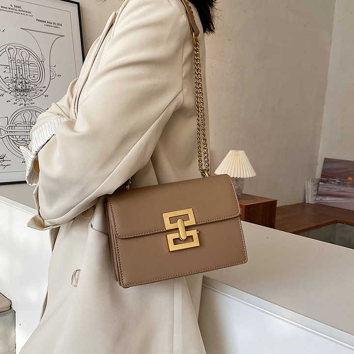 حقيبة كتف أنيقة للنساء بتصميم شعبي