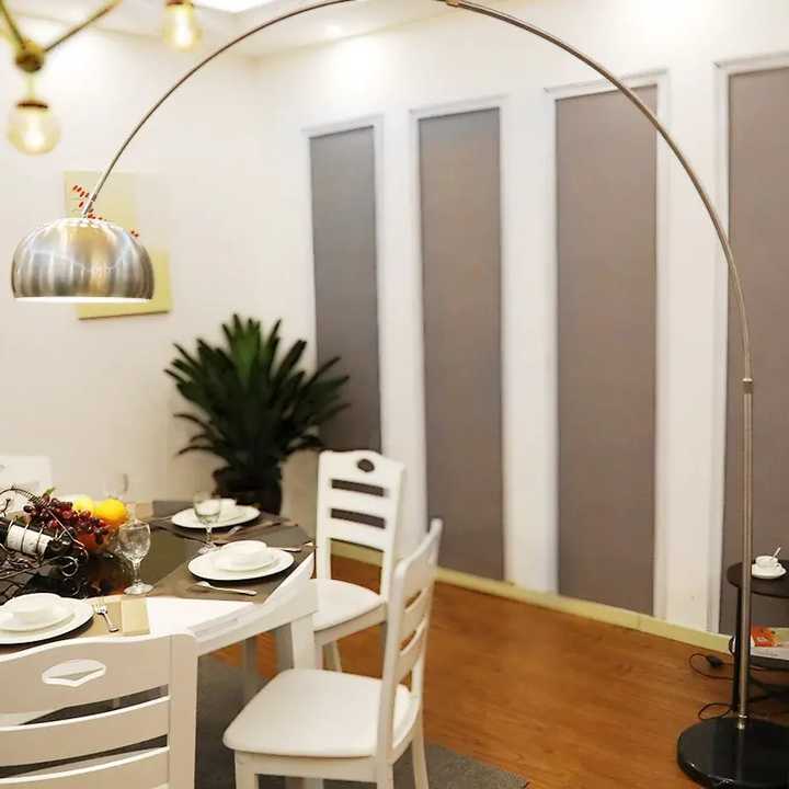 Freestanding floor lamp