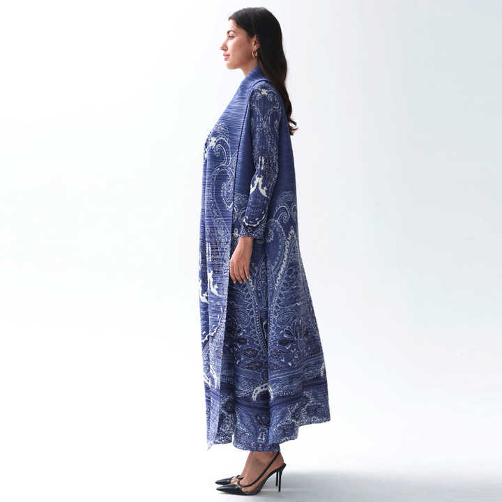 عبايه ملونة