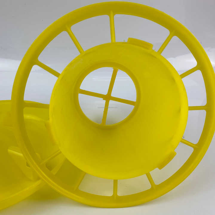 Bowls and Feeders - Plastic Animal Feeding Bucket