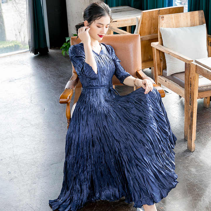 فستان نسائي نمط اجنبي