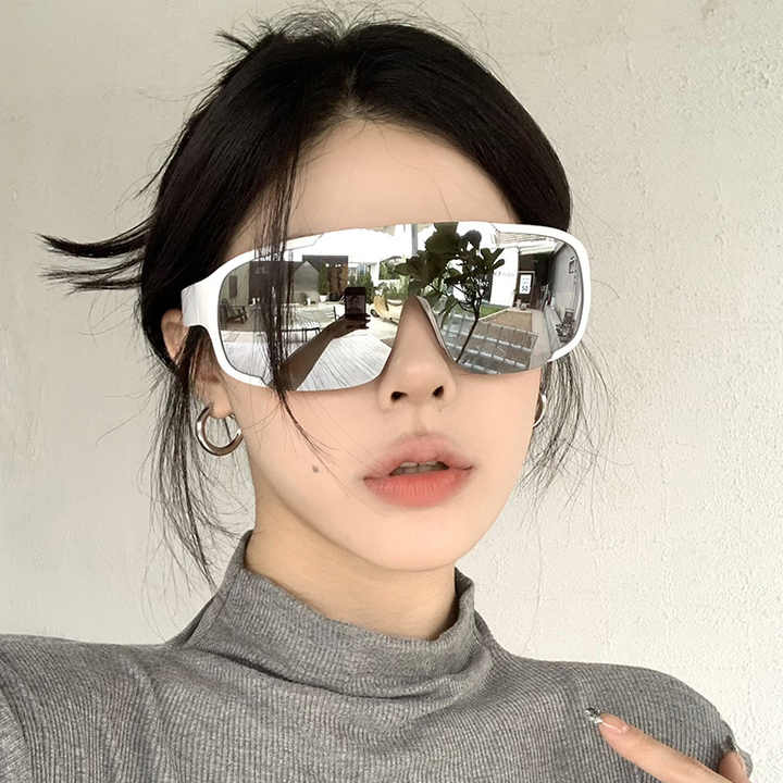 نظارات شمسيه نسائيه