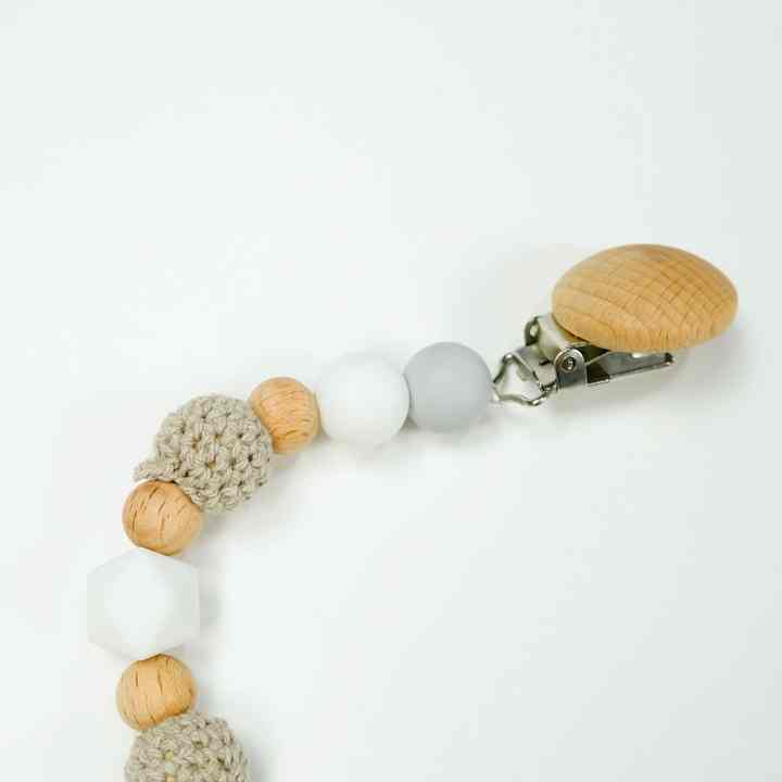 Custom Anti-drop Pacifier Chain Baby Pacifier Chain Clip Wooden Pacifier Chain for Baby