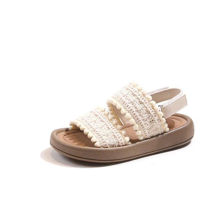 Soft girls' sandal with straight strap