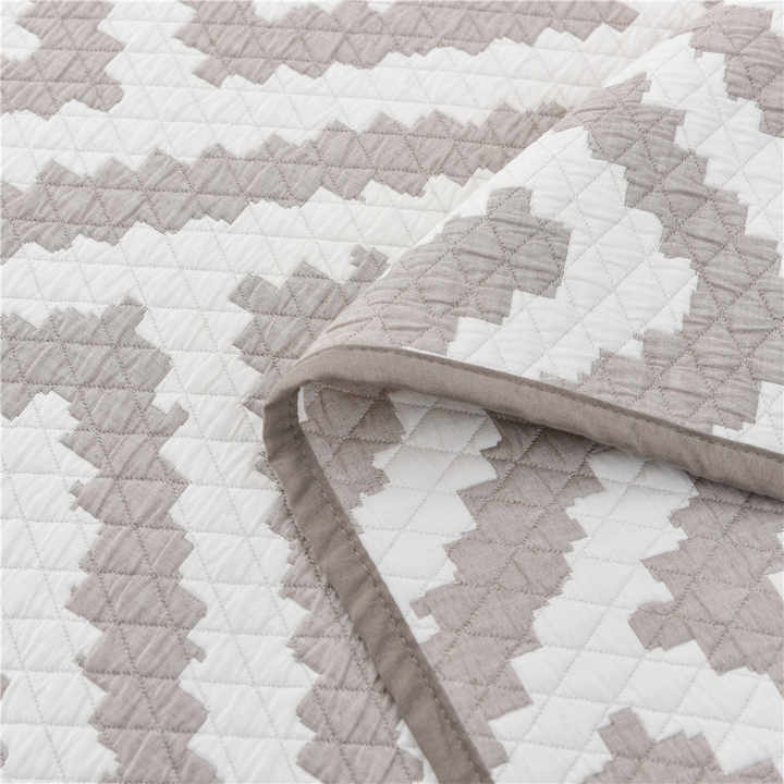 Geometric Yarn Dyed Bedspread 3 Piece Warm