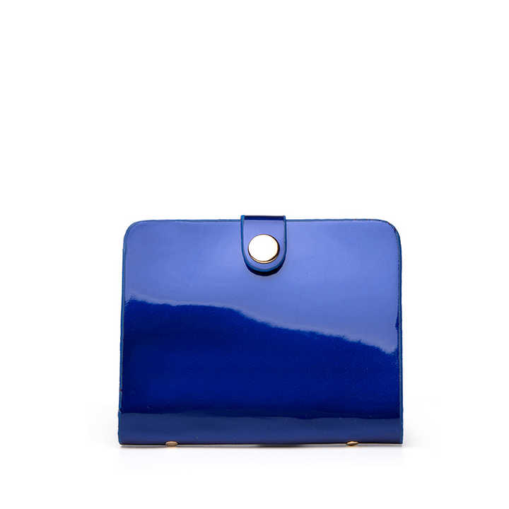 Stylish and modern large leather shoulder bag