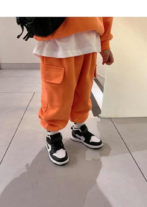 Boys' clothing set . مجموعة ملابس أولاد