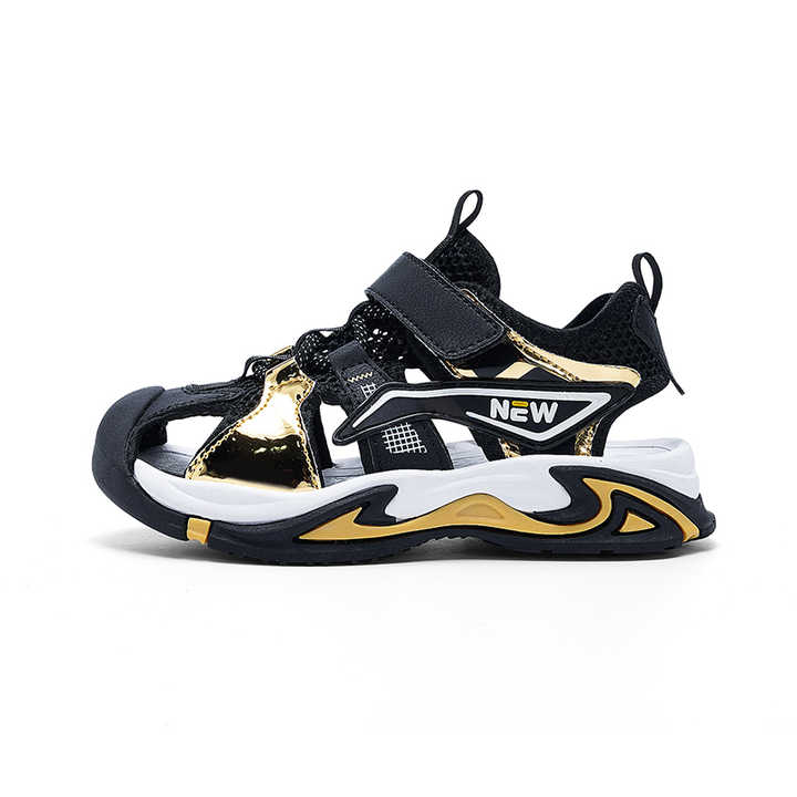 صنادل شاطئ جديدة للأطفال أحذية كرة القدم . New Children's Beach Sandals Soccer Shoes for Girls Boys Platform